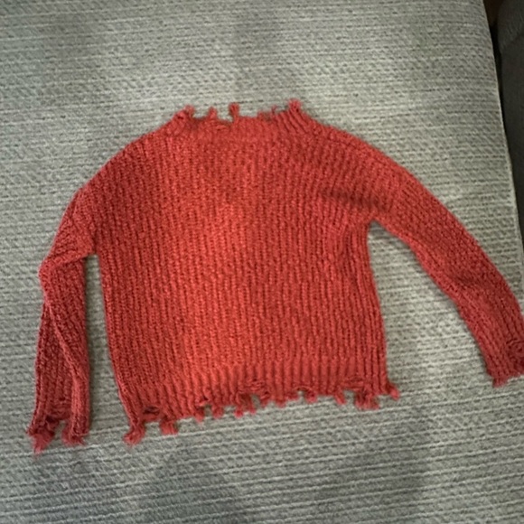 MIRACLE USA Women’s “torn/tatter” V-Neck Sweater in Rust - Picture 2 of 4